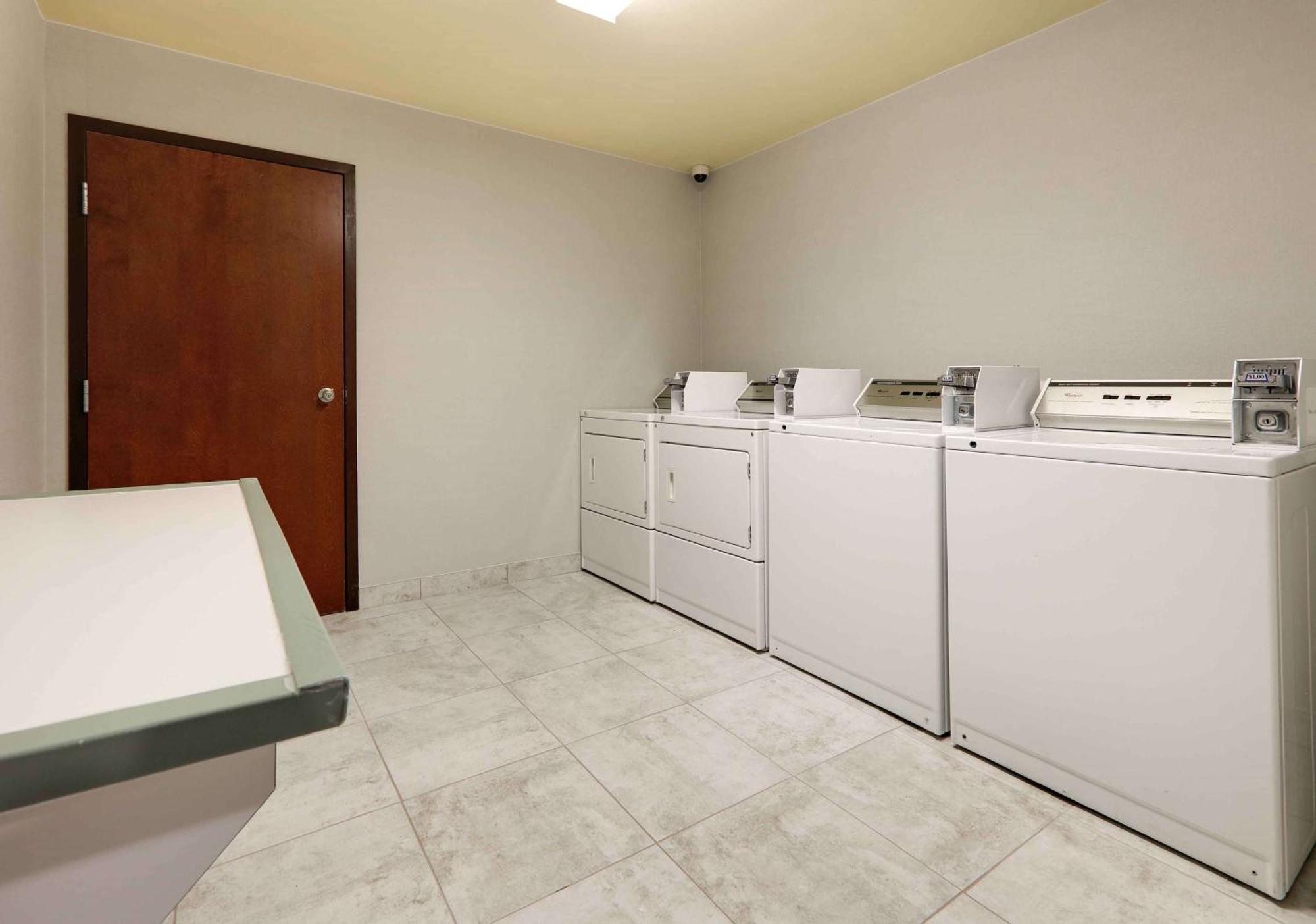 Hampton Inn & Suites Dallas-Arlington-South Zewnętrze zdjęcie