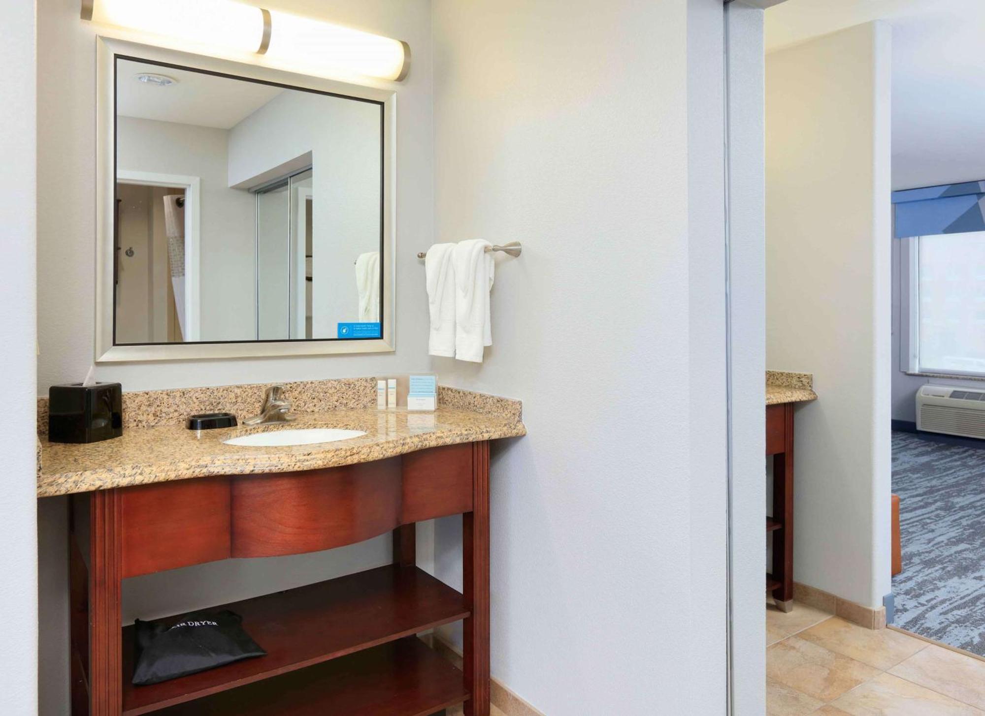 Hampton Inn & Suites Dallas-Arlington-South Zewnętrze zdjęcie