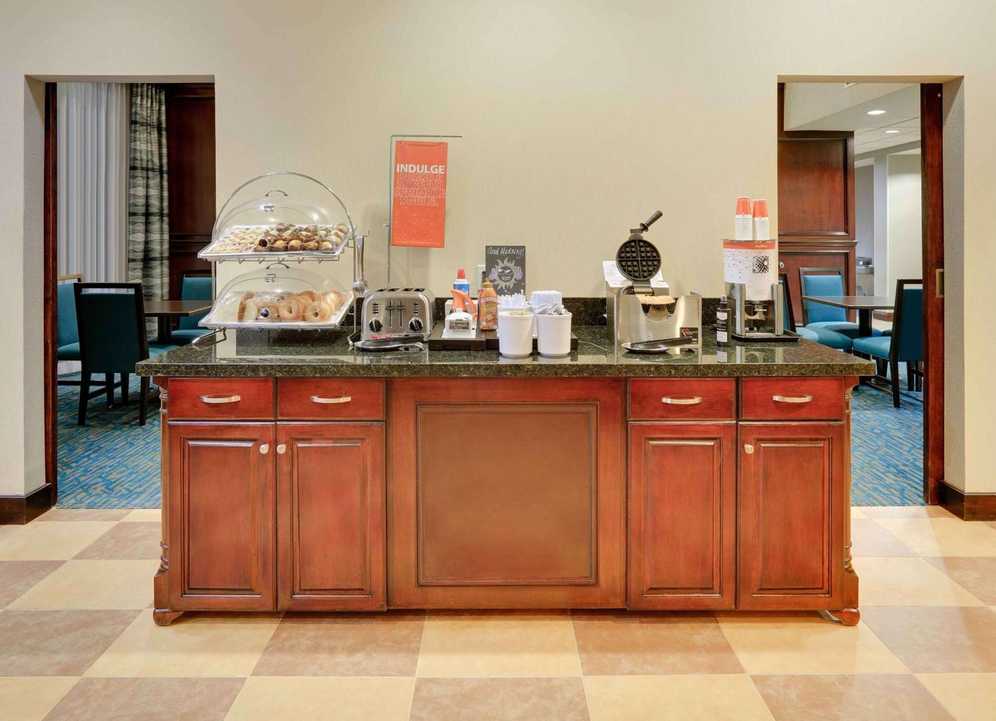 Hampton Inn & Suites Dallas-Arlington-South Zewnętrze zdjęcie