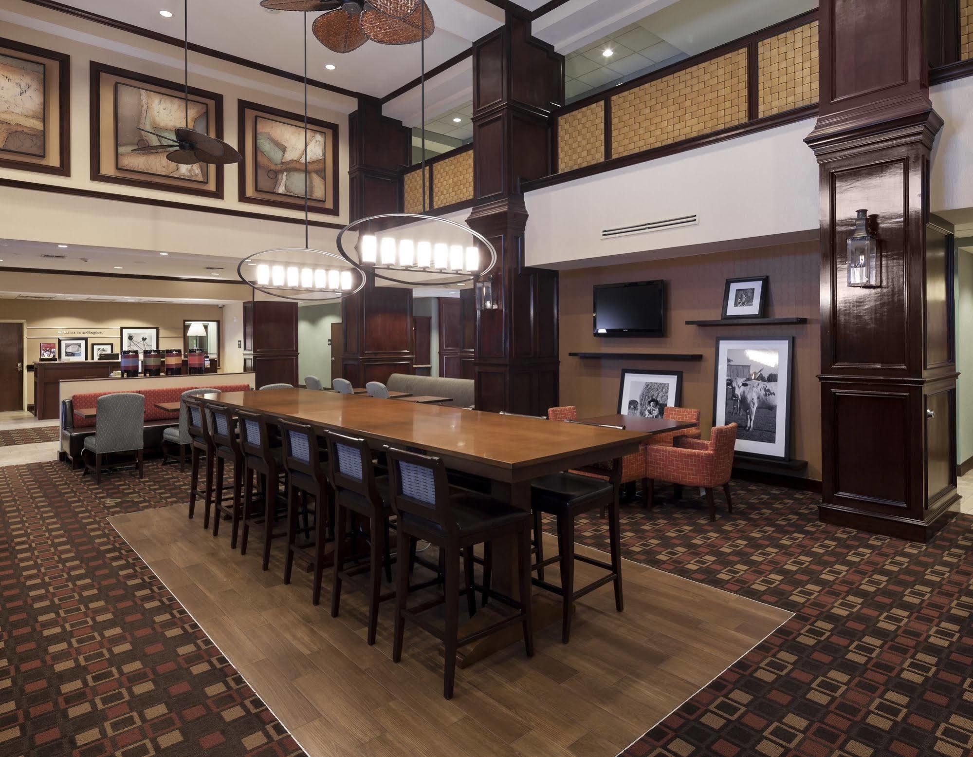 Hampton Inn & Suites Dallas-Arlington-South Zewnętrze zdjęcie