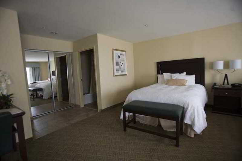 Hampton Inn & Suites Dallas-Arlington-South Pokój zdjęcie